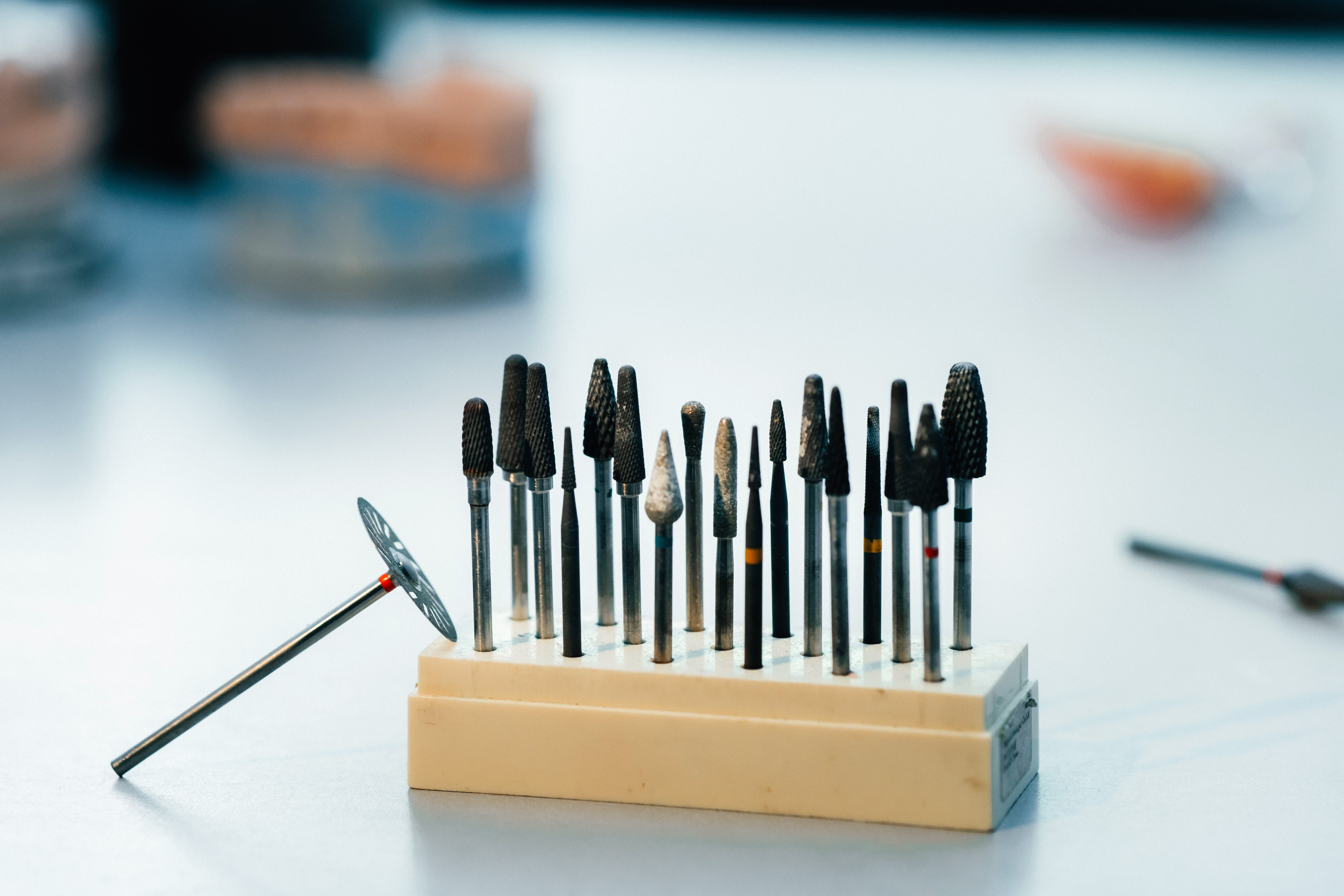 Grinding tools and drills for dental technicians